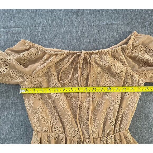 Alice + Olivia Waylon Off The Shoulder Dress Nude Embroidered eyelet / Size 4 - Picture 7 of 12